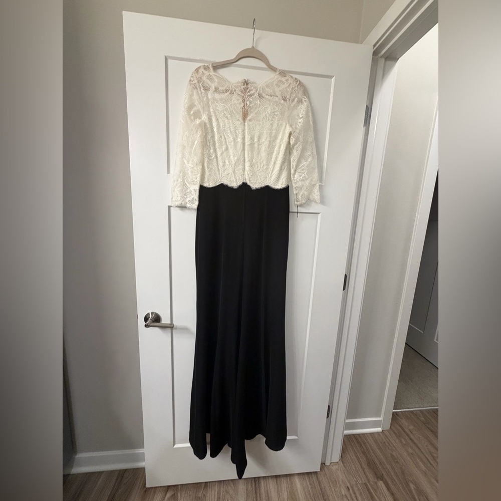 New Tadashi Shoji Lacecrepe Gown in Ivory and Black - Picture 10 of 10